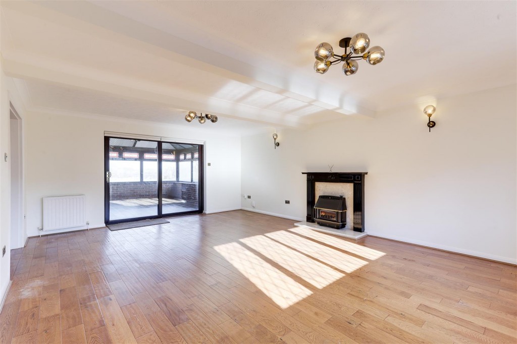 Weston Close, Woodthorpe, Nottinghamshire, NG5 4FS