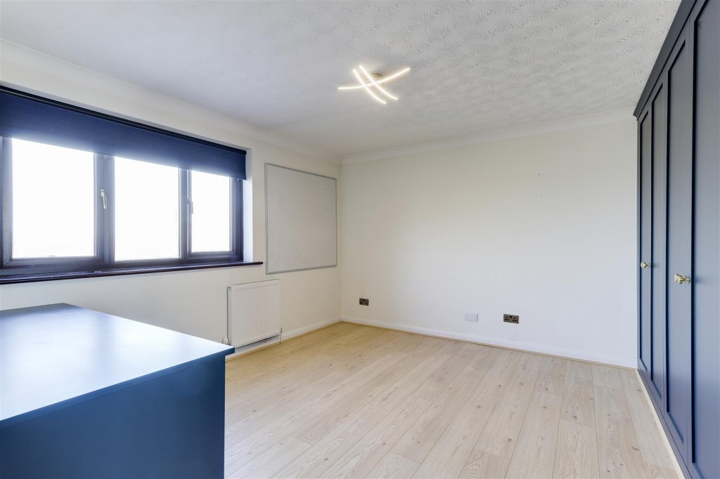 Weston Close, Woodthorpe, Nottinghamshire, NG5 4FS