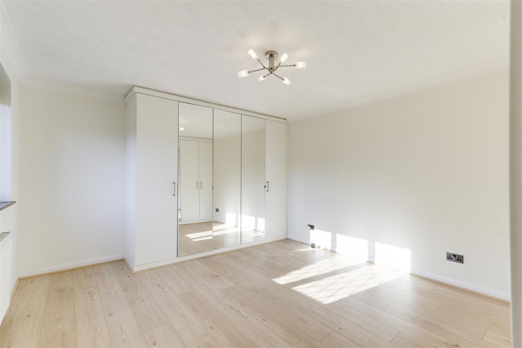 Weston Close, Woodthorpe, Nottinghamshire, NG5 4FS