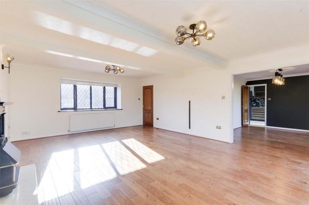 Weston Close, Woodthorpe, Nottinghamshire, NG5 4FS