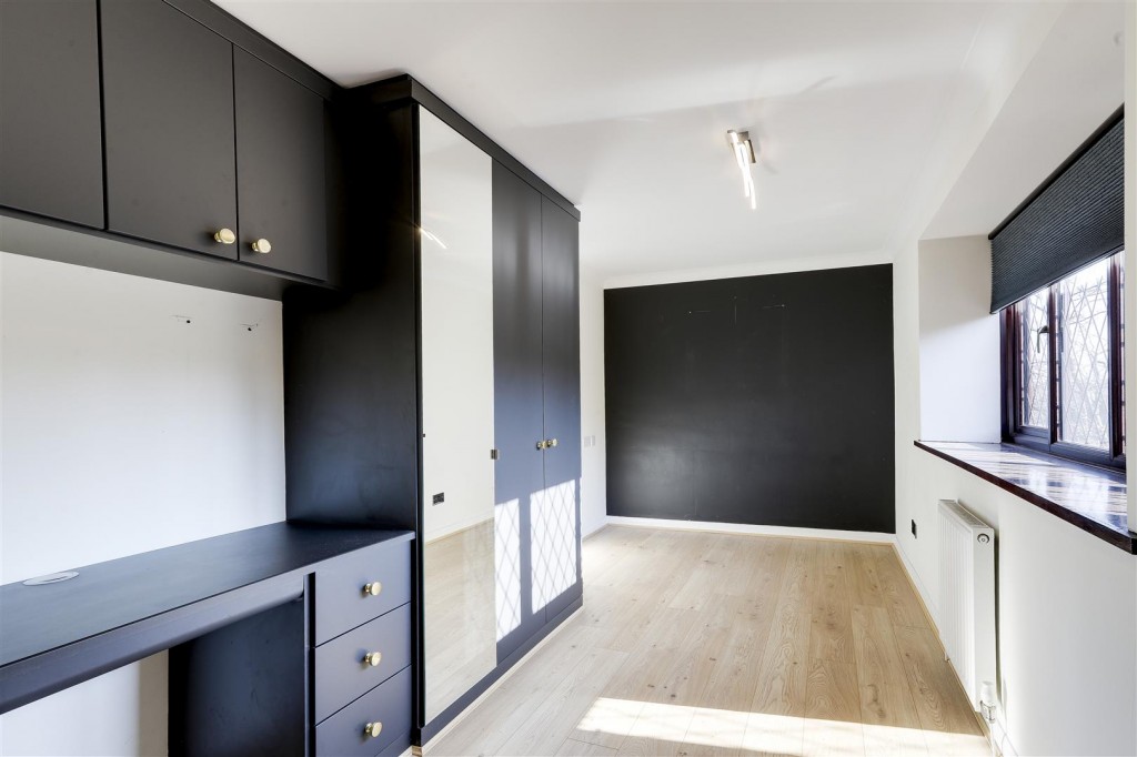 Weston Close, Woodthorpe, Nottinghamshire, NG5 4FS