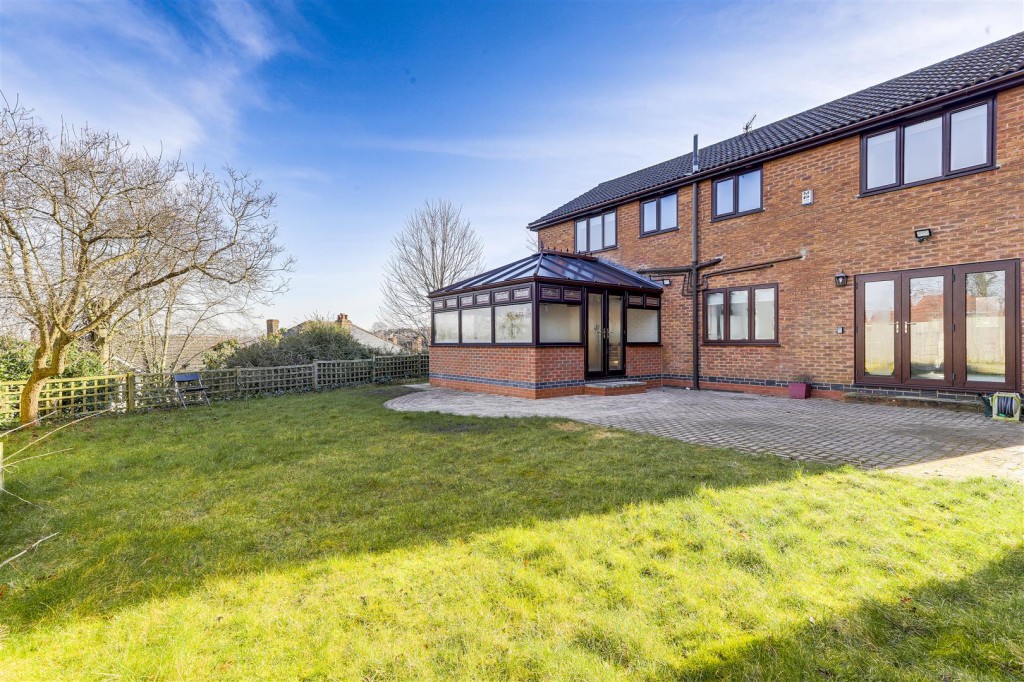 Weston Close, Woodthorpe, Nottinghamshire, NG5 4FS