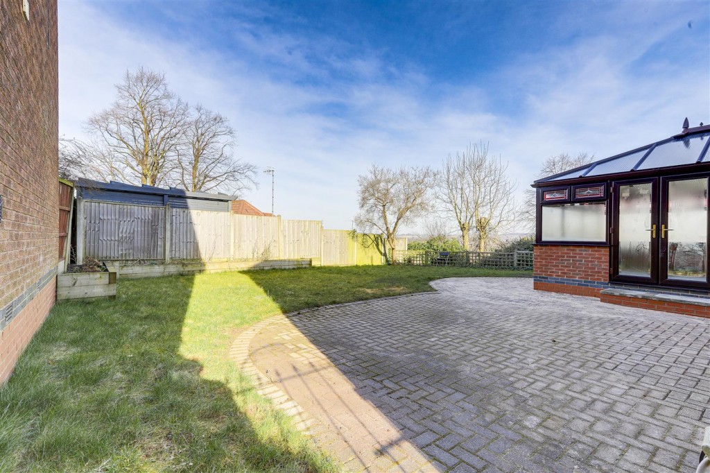 Weston Close, Woodthorpe, Nottinghamshire, NG5 4FS