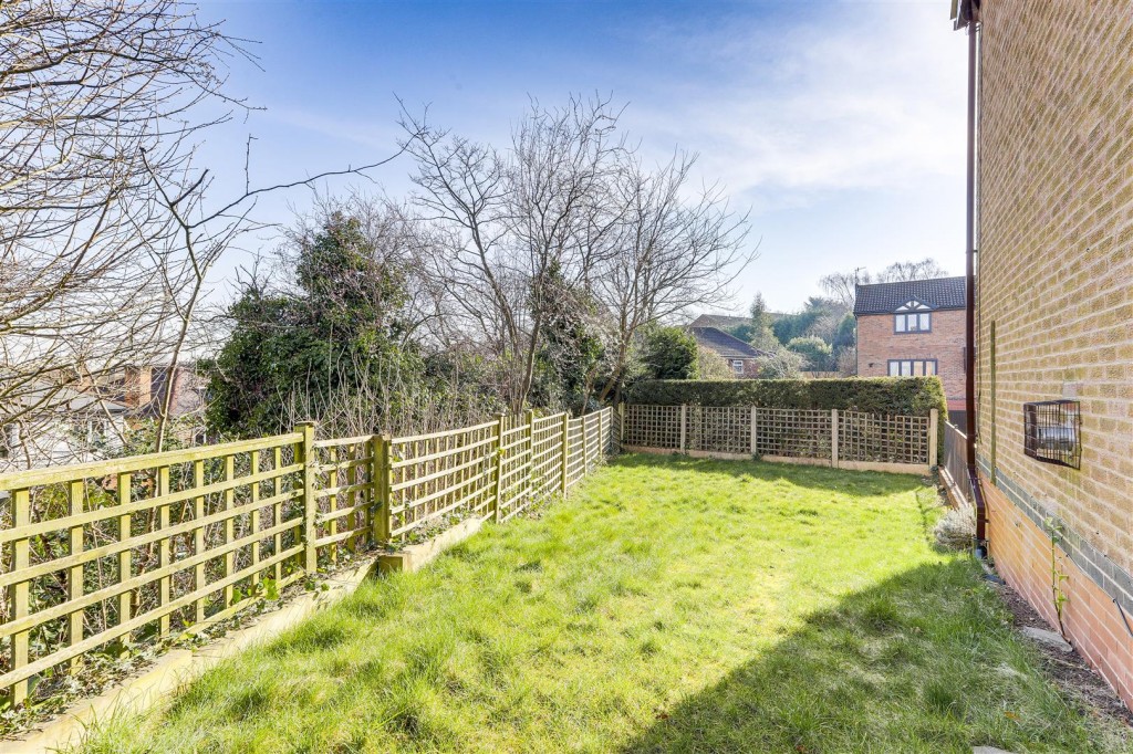 Weston Close, Woodthorpe, Nottinghamshire, NG5 4FS
