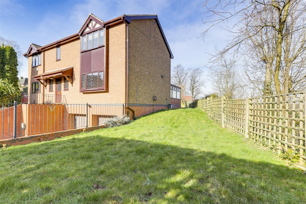 Weston Close, Woodthorpe, Nottinghamshire, NG5 4FS