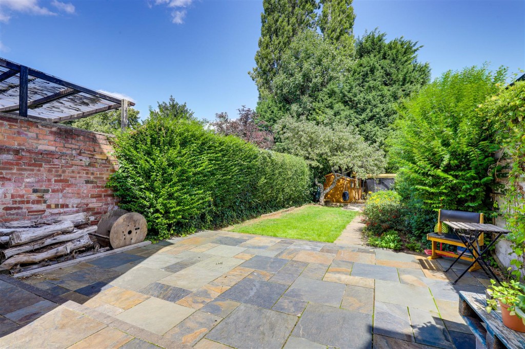 Robinson Road, Mapperley, Nottinghamshire, NG3 6BD