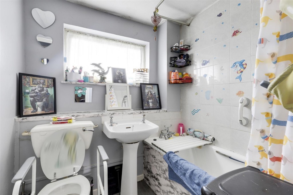 Downing Gardens, Bulwell, Nottinghamshire, NG6 8JX