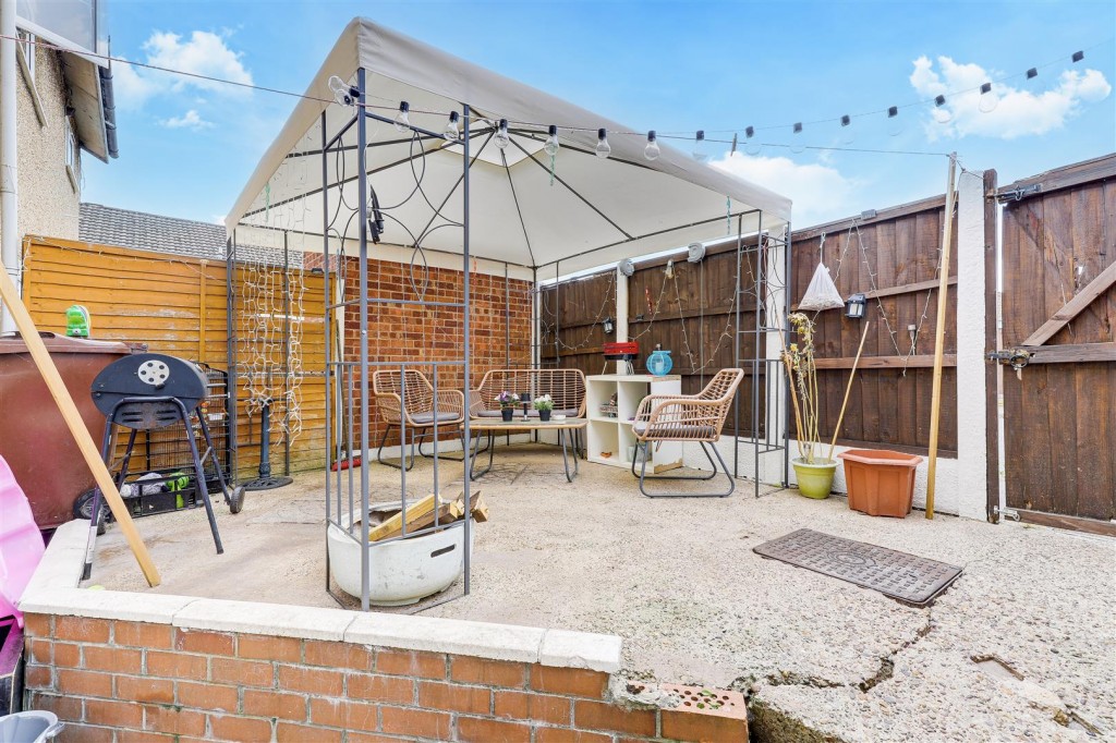 Downing Gardens, Bulwell, Nottinghamshire, NG6 8JX