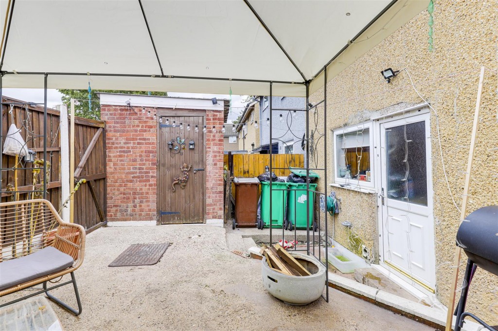 Downing Gardens, Bulwell, Nottinghamshire, NG6 8JX