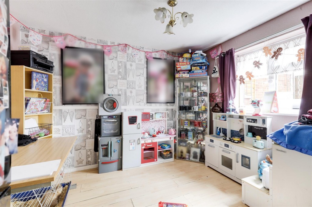 Downing Gardens, Bulwell, Nottinghamshire, NG6 8JX