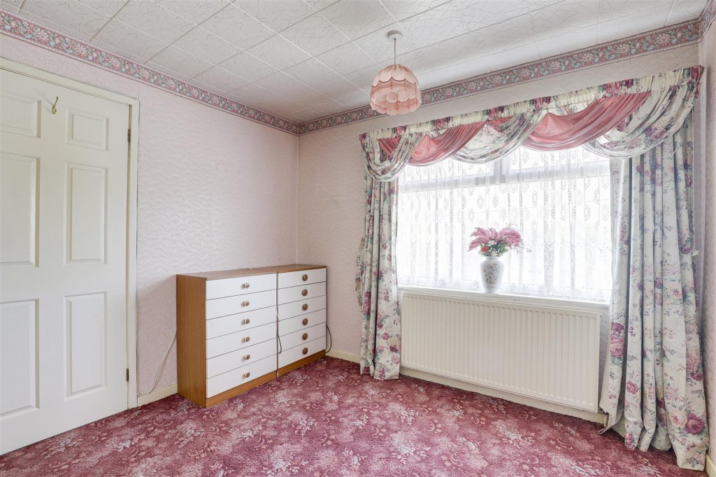 Wollaton Avenue, Gedling, Nottinghamshire, NG4 4HY