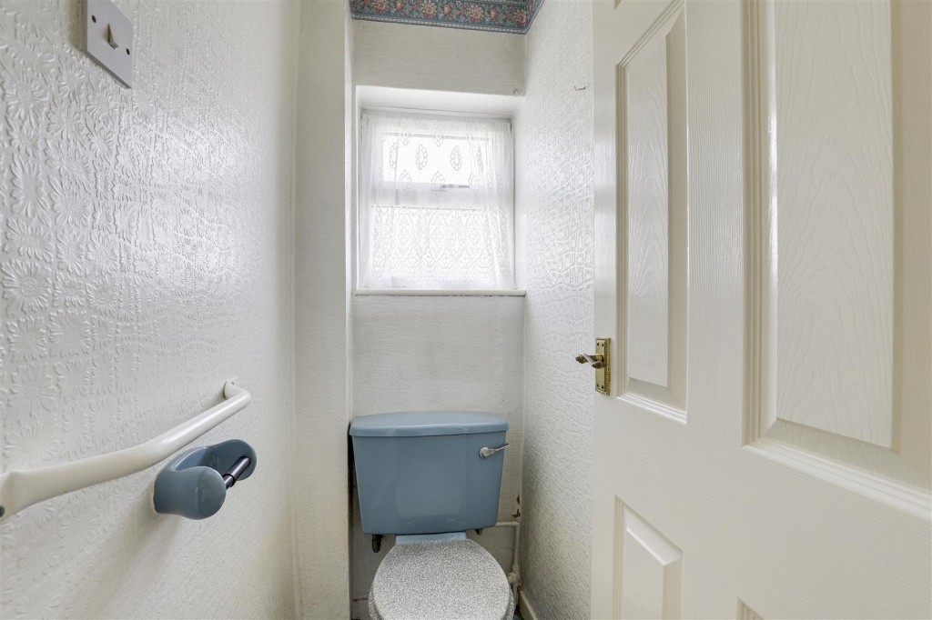 Wollaton Avenue, Gedling, Nottinghamshire, NG4 4HY