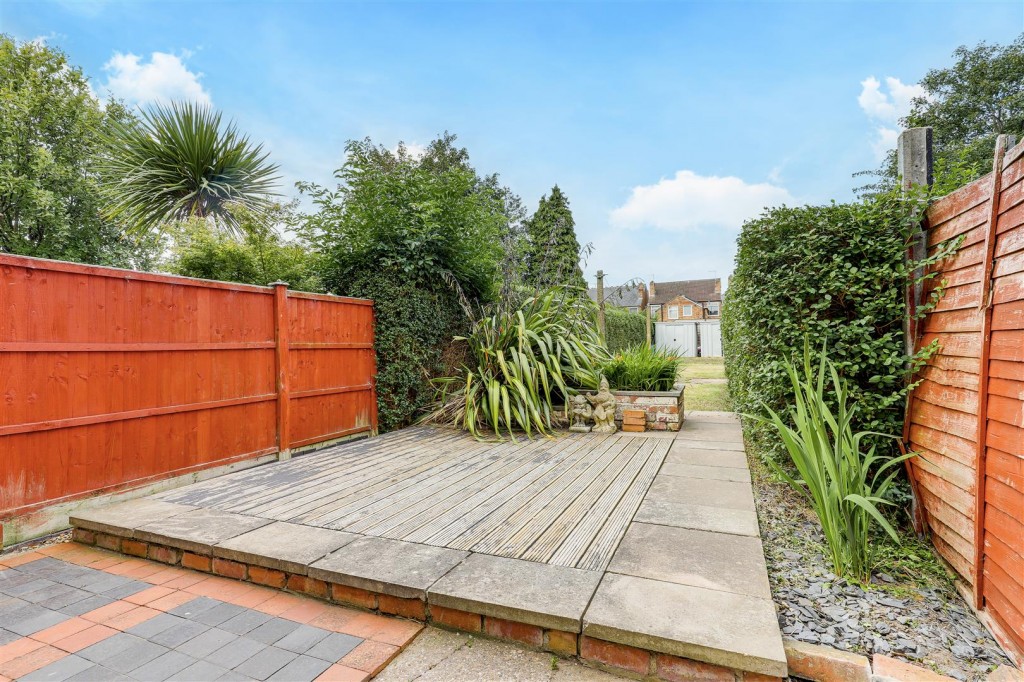 Mayfield Road, Carlton, Nottinghamshire, NG4 1JP