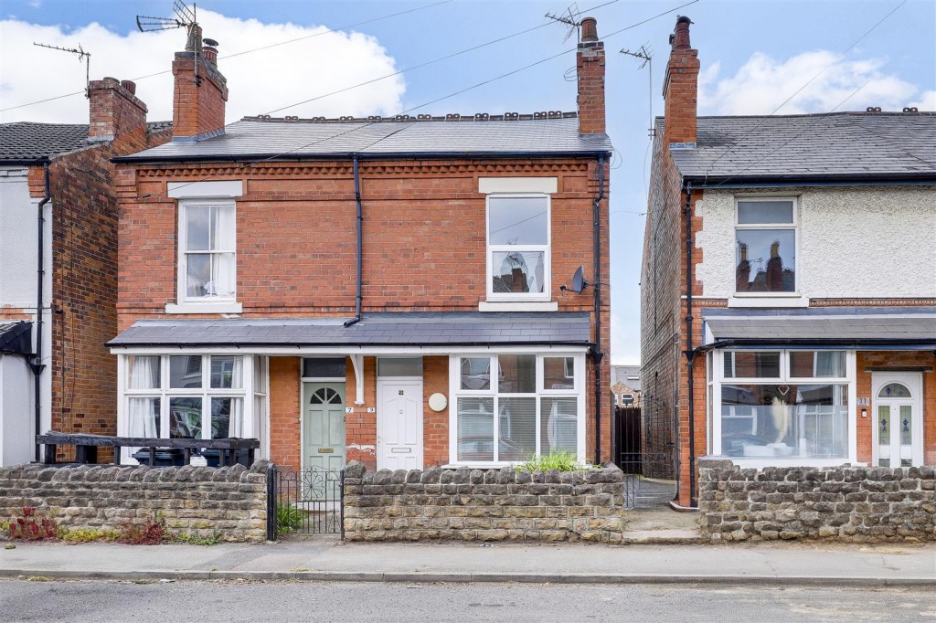 Mayfield Road, Carlton, Nottinghamshire, NG4 1JP