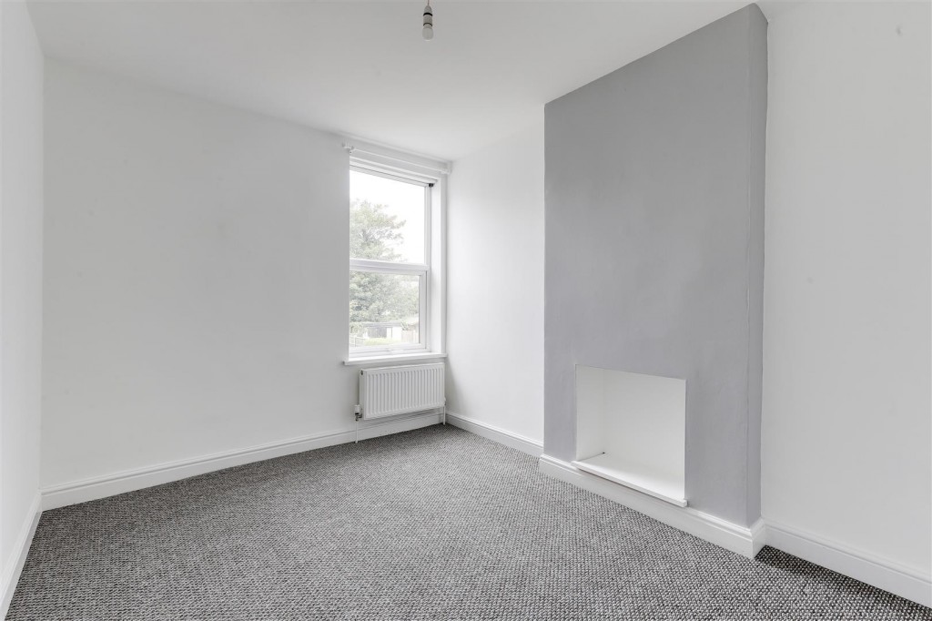 Mayfield Road, Carlton, Nottinghamshire, NG4 1JP