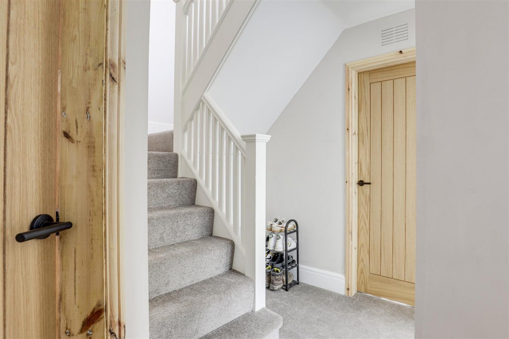 Plains Road, Mapperley, Nottinghamshire, NG3 5LE