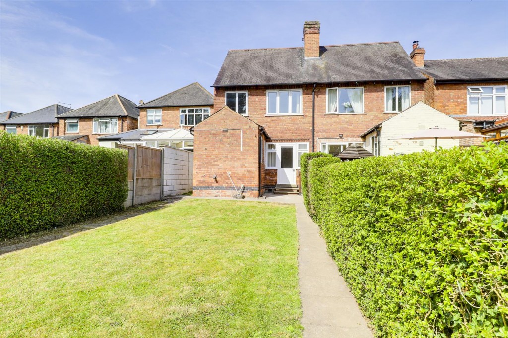 Plains Road, Mapperley, Nottinghamshire, NG3 5LE