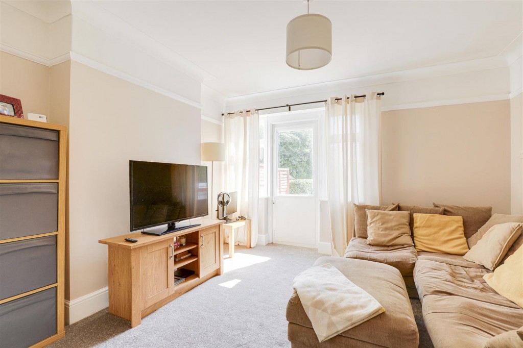 Plains Road, Mapperley, Nottinghamshire, NG3 5LE