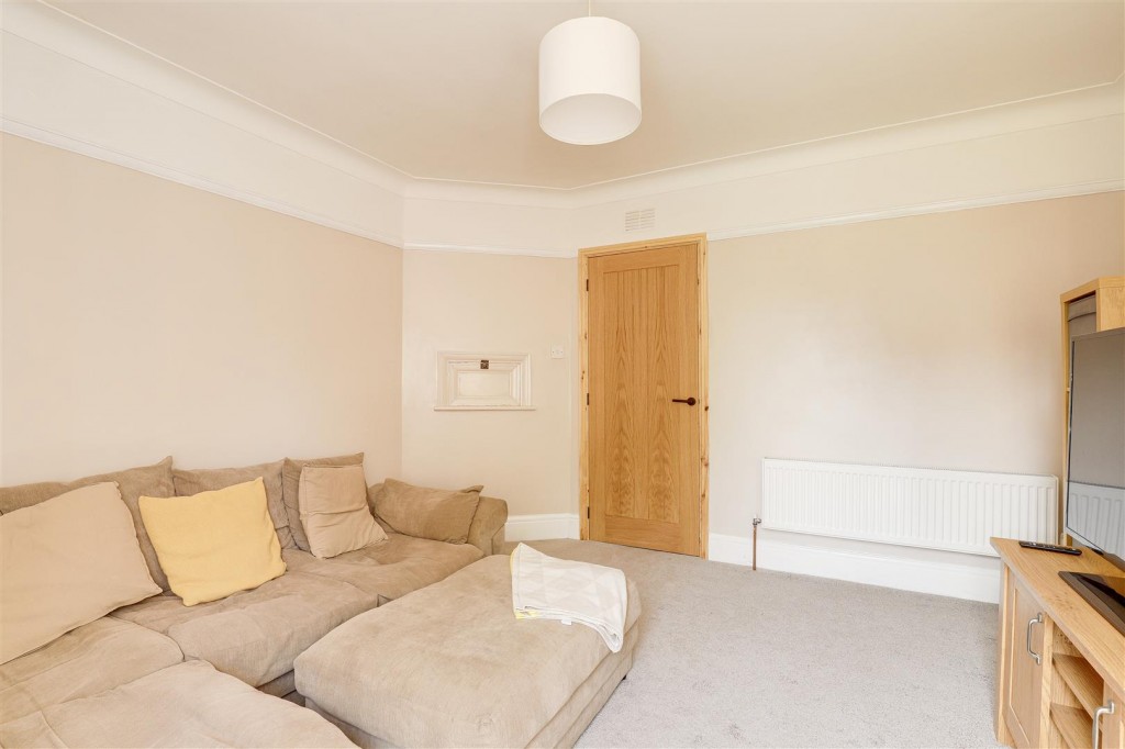 Plains Road, Mapperley, Nottinghamshire, NG3 5LE