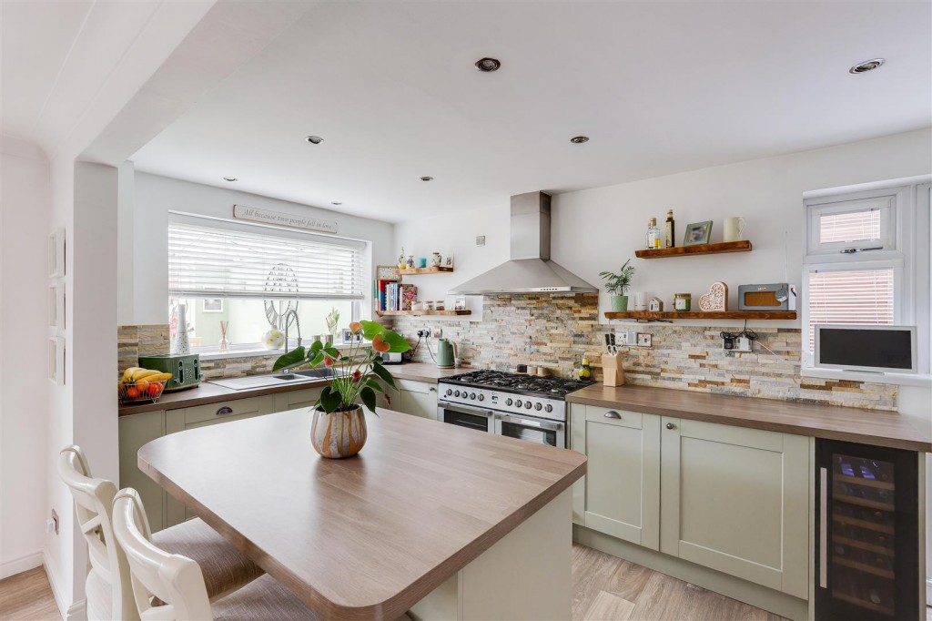 Avonbridge Close, Arnold, Nottinghamshire, NG5 8DE