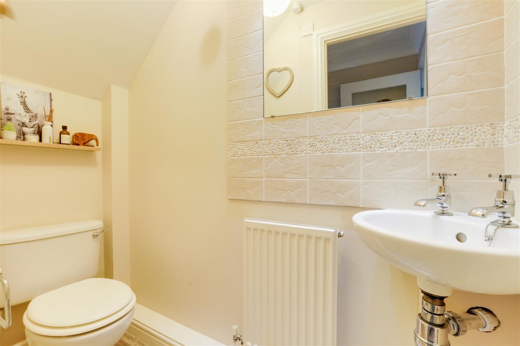 Avonbridge Close, Arnold, Nottinghamshire, NG5 8DE