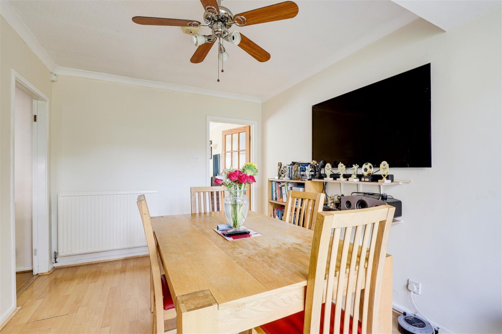 Oxborough Road, Arnold, Nottinghamshire, NG5 6FG