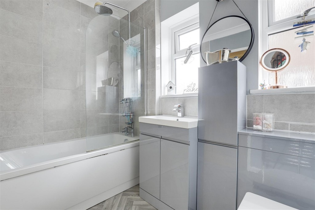 Hills Road, Breaston, Derbyshire, DE72 3DF