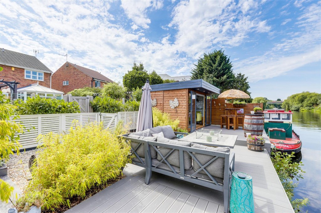 The Weavers, Newark, Nottinghamshire, NG24 4RY