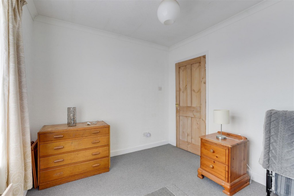 Watnall Road, Hucknall, Nottinghamshire, NG15 7NH