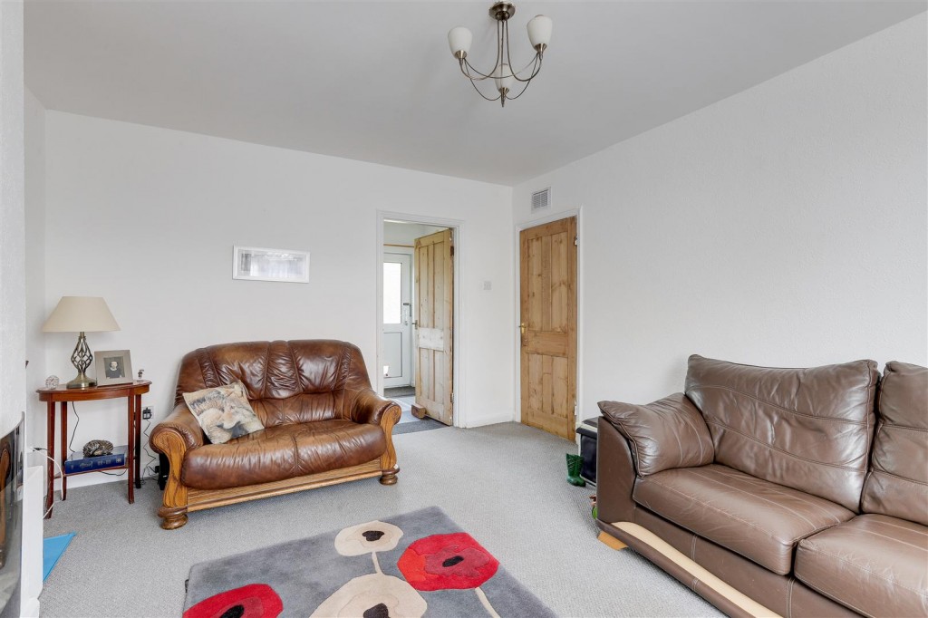 Watnall Road, Hucknall, Nottinghamshire, NG15 7NH