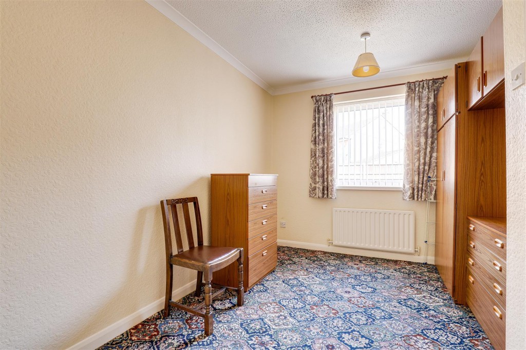 Springfield Drive, Hempshill Vale, Nottinghamshire, NG6 8WD