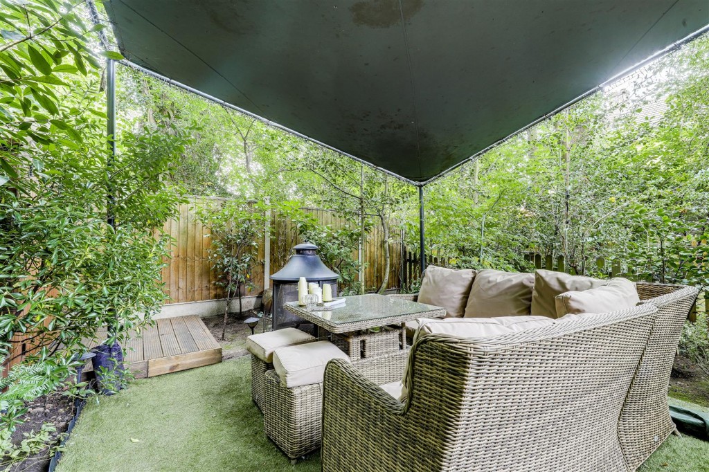 Willow Crescent, Gedling, Nottinghamshire, NG4 4BL