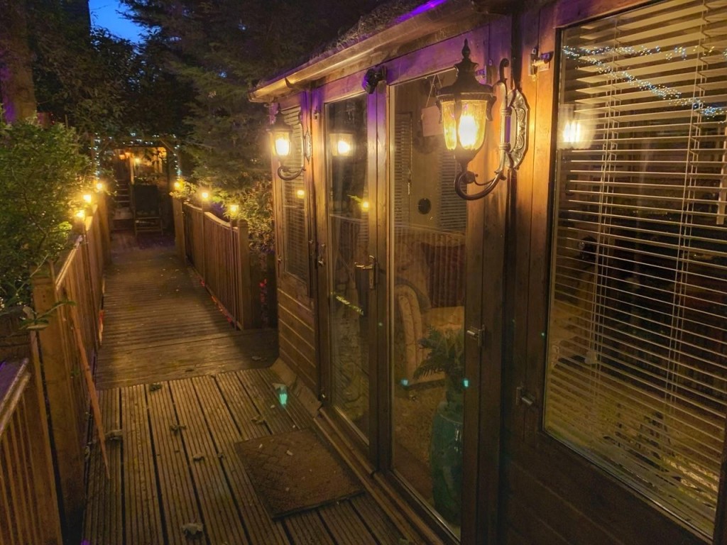 Willow Crescent, Gedling, Nottinghamshire, NG4 4BL