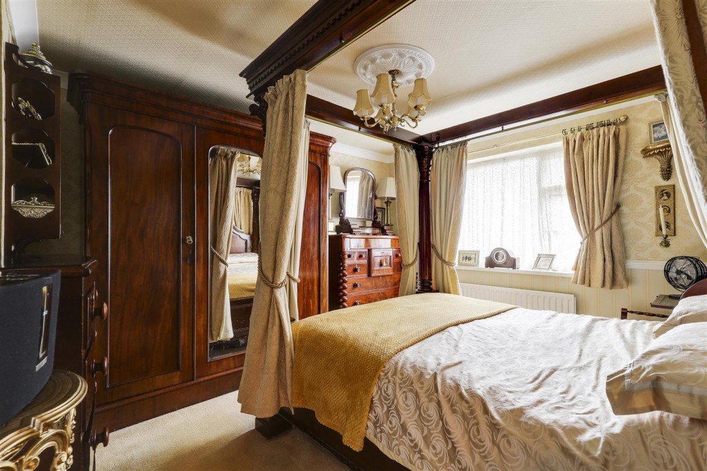 Willow Crescent, Gedling, Nottinghamshire, NG4 4BL