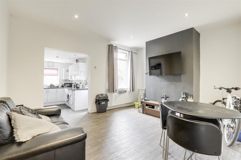 Portland Road, Hucknall, Nottinghamshire, NG15 7SA