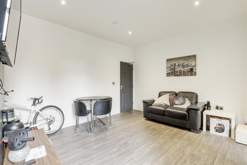 Portland Road, Hucknall, Nottinghamshire, NG15 7SA