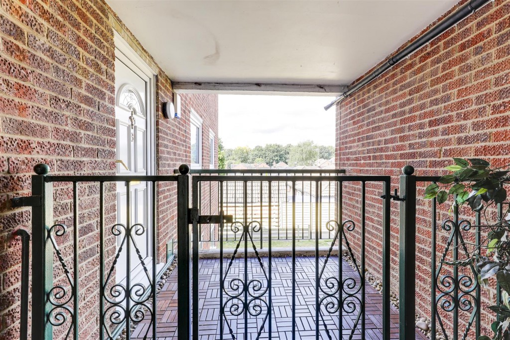 Raynham Lodge, Abbotsbury Close, Nottingham, NG5 5BZ