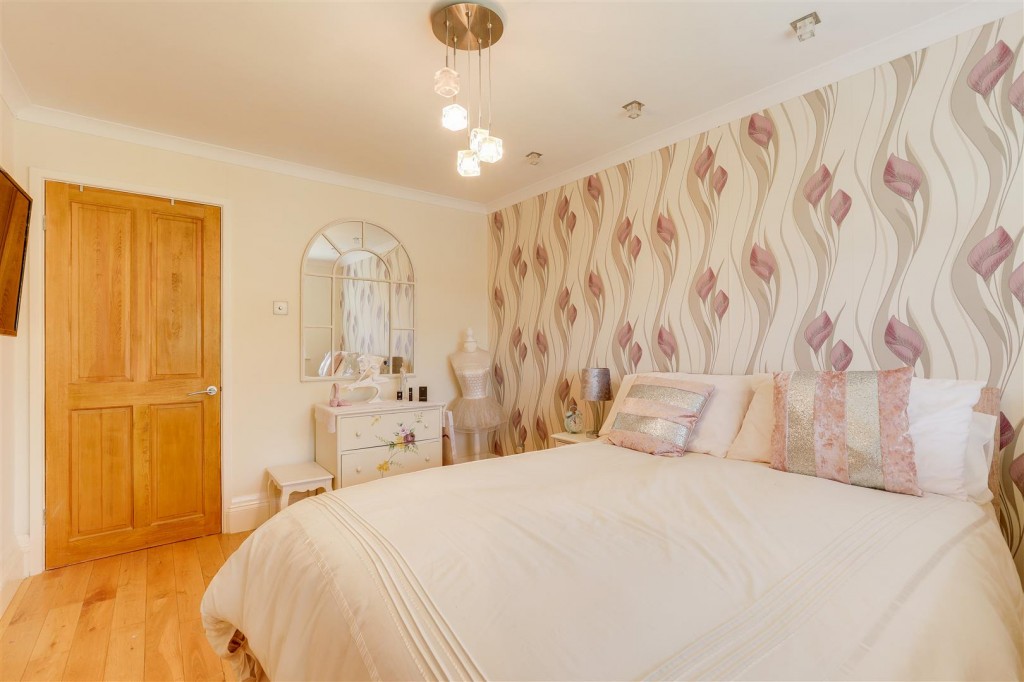 Mickleborough Avenue, Nottingham, Nottinghamshire, NG3 3EJ