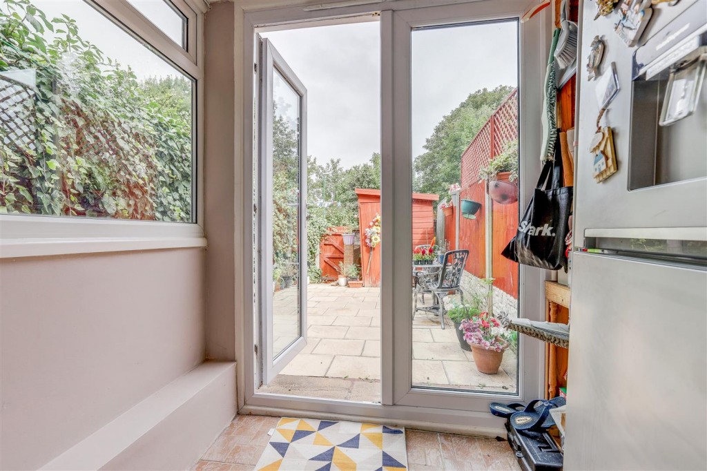 Mickleborough Avenue, Nottingham, Nottinghamshire, NG3 3EJ