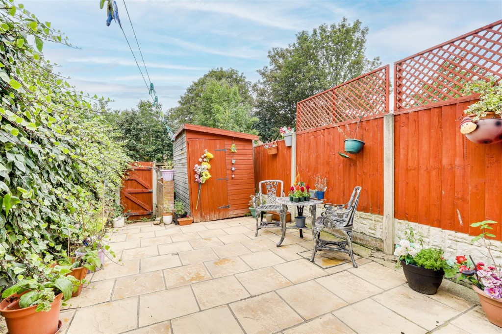 Mickleborough Avenue, Nottingham, Nottinghamshire, NG3 3EJ