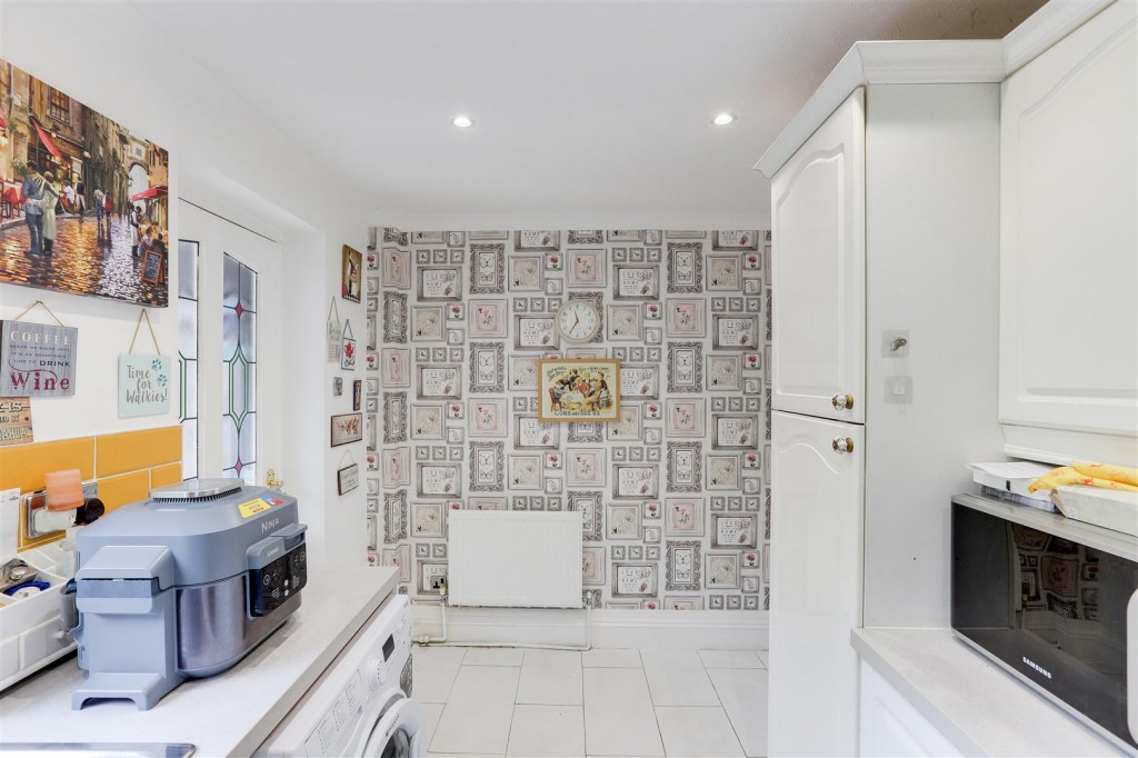 Mickleborough Avenue, Nottingham, Nottinghamshire, NG3 3EJ