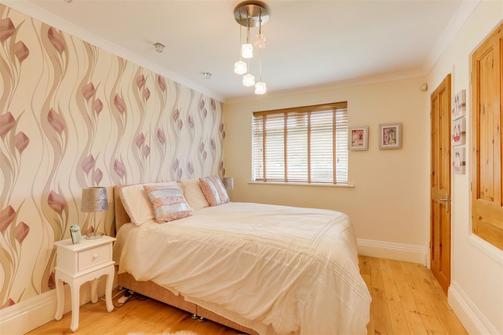 Mickleborough Avenue, Nottingham, Nottinghamshire, NG3 3EJ