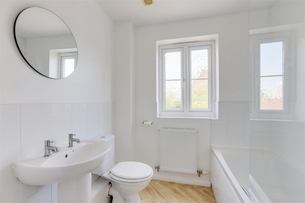 Coupe Gardens, Hucknall, Nottingham, NG15 7UW