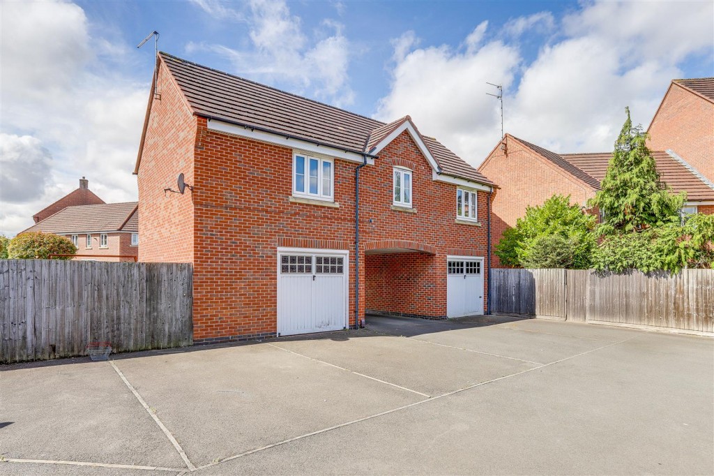 Coupe Gardens, Hucknall, Nottingham, NG15 7UW