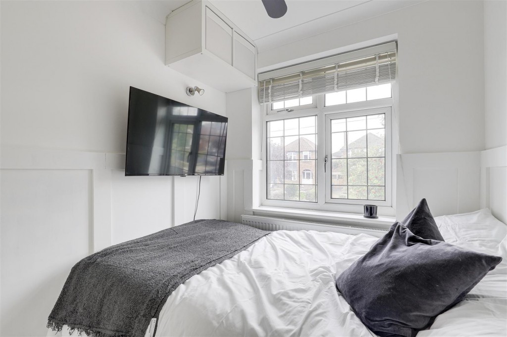 Greythorn Drive, West Bridgford, Nottinghamshire, NG2 7GB