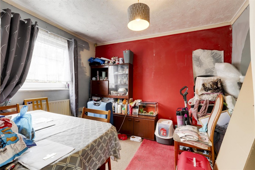 Cawston Gardens, Bulwell, Nottinghamshire, NG6 8LW