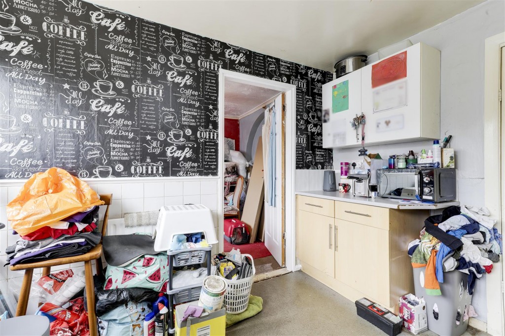 Cawston Gardens, Bulwell, Nottinghamshire, NG6 8LW