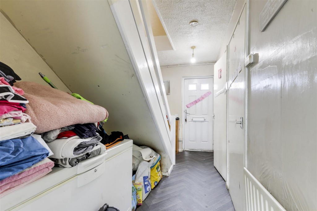 Cawston Gardens, Bulwell, Nottinghamshire, NG6 8LW