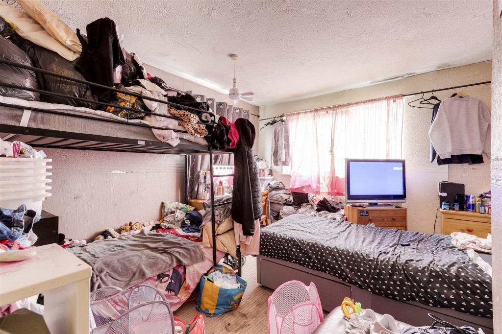 Cawston Gardens, Bulwell, Nottinghamshire, NG6 8LW