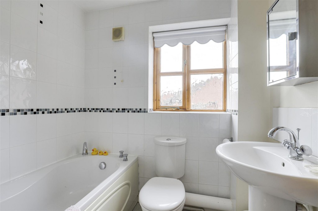 Hogg Lane, Radcliffe-On-Trent, Nottinghamshire, NG12 2BL